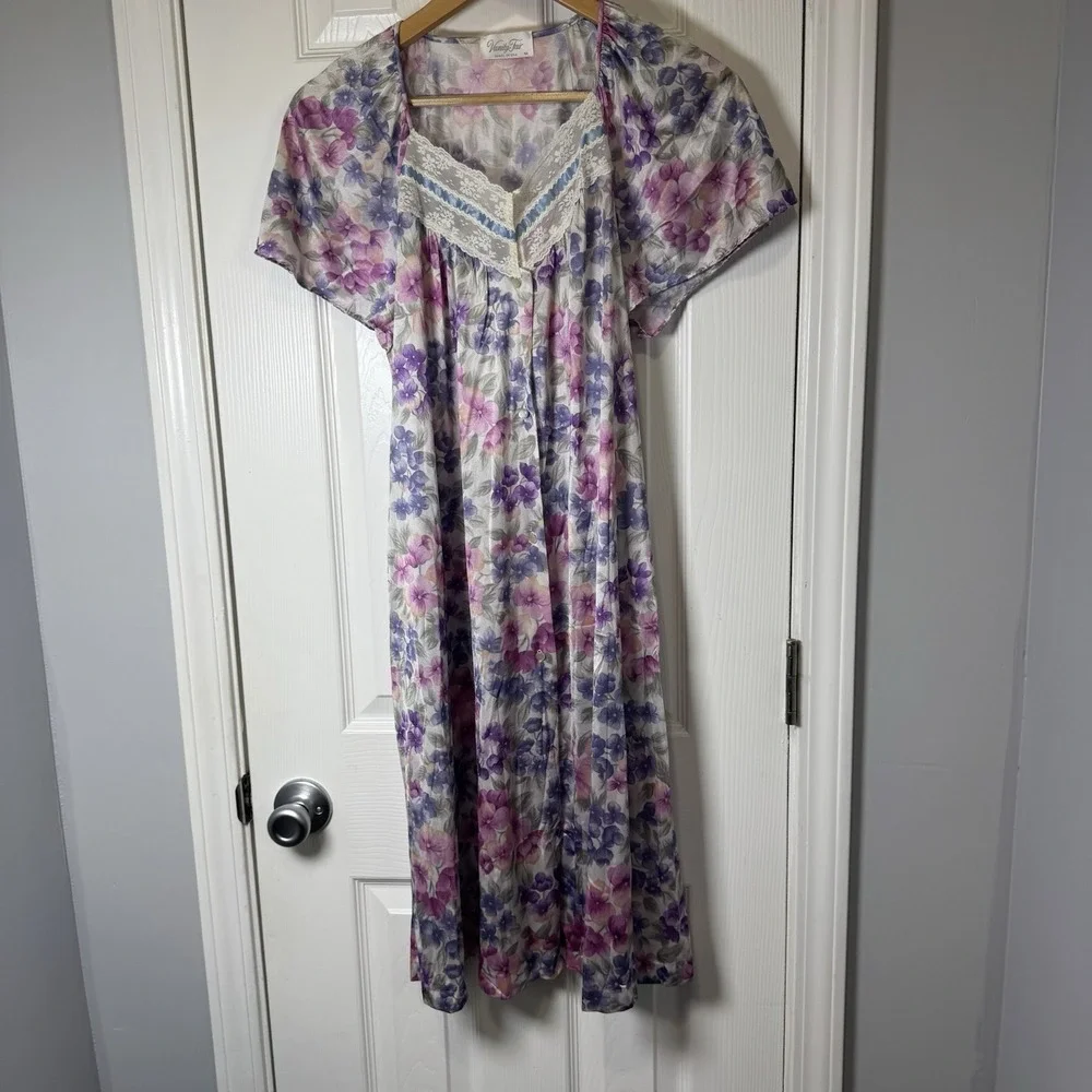 Vanity Fair Midlength Gown SILKY Nylon Nightgown Sz SM Sleeveless FLORAL Vintage